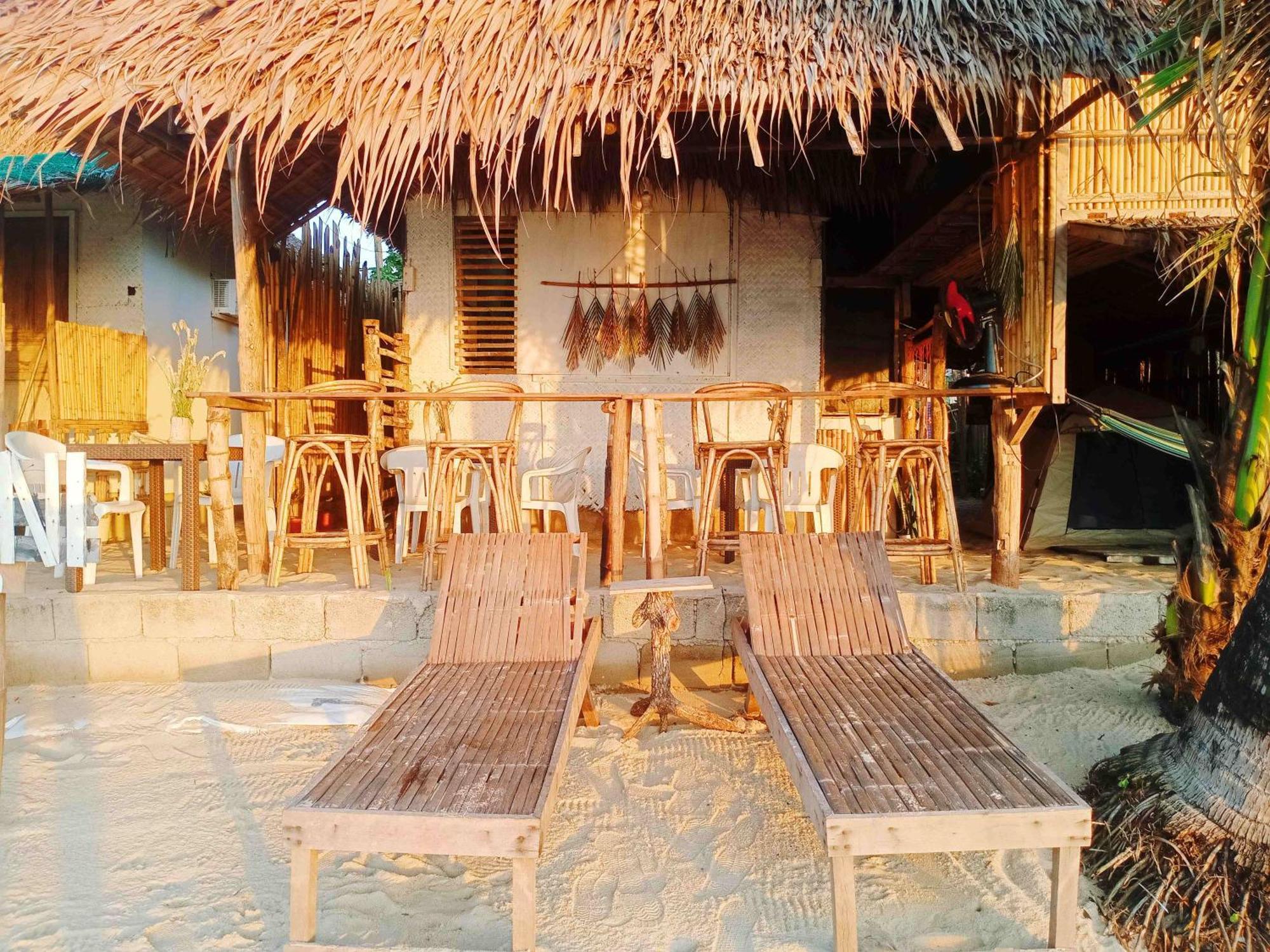 Amwani Sunset Colours Site San Vicente (Palawan)