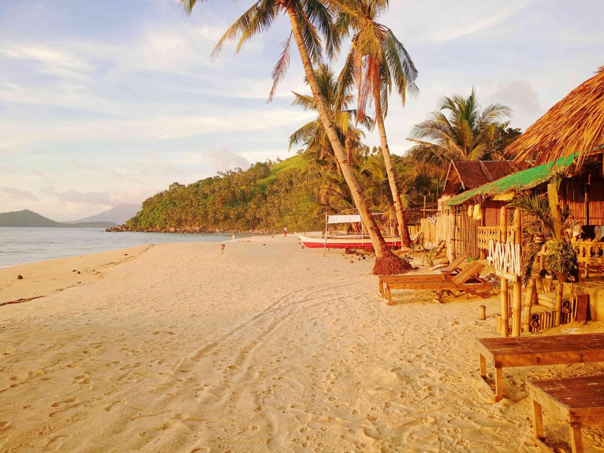 Campsite Amwani Sunset Colours Site San Vicente (Palawan)